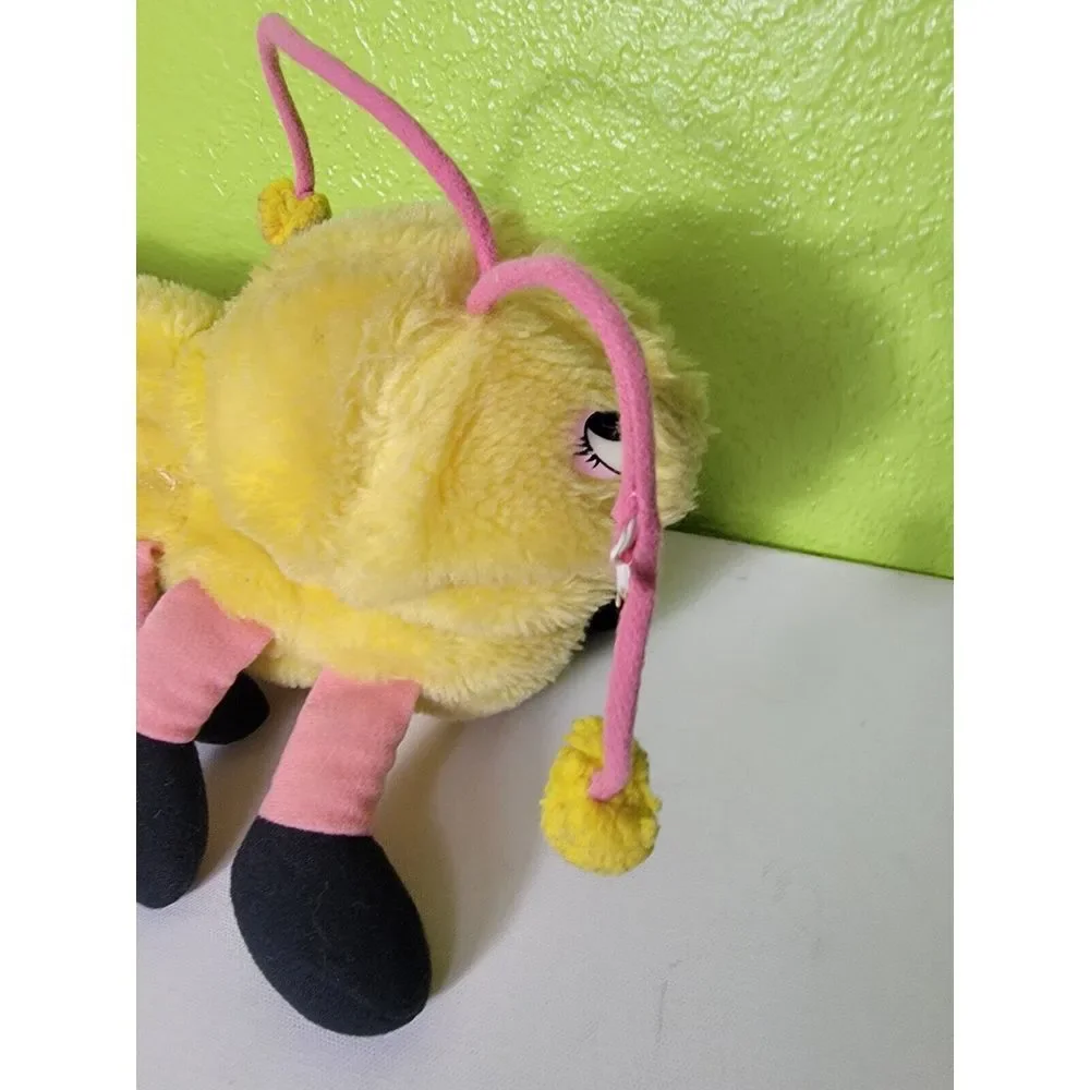 1970s ANIMAL EXPRESS YELLOW CATERPILLAR 14 LEGS 15